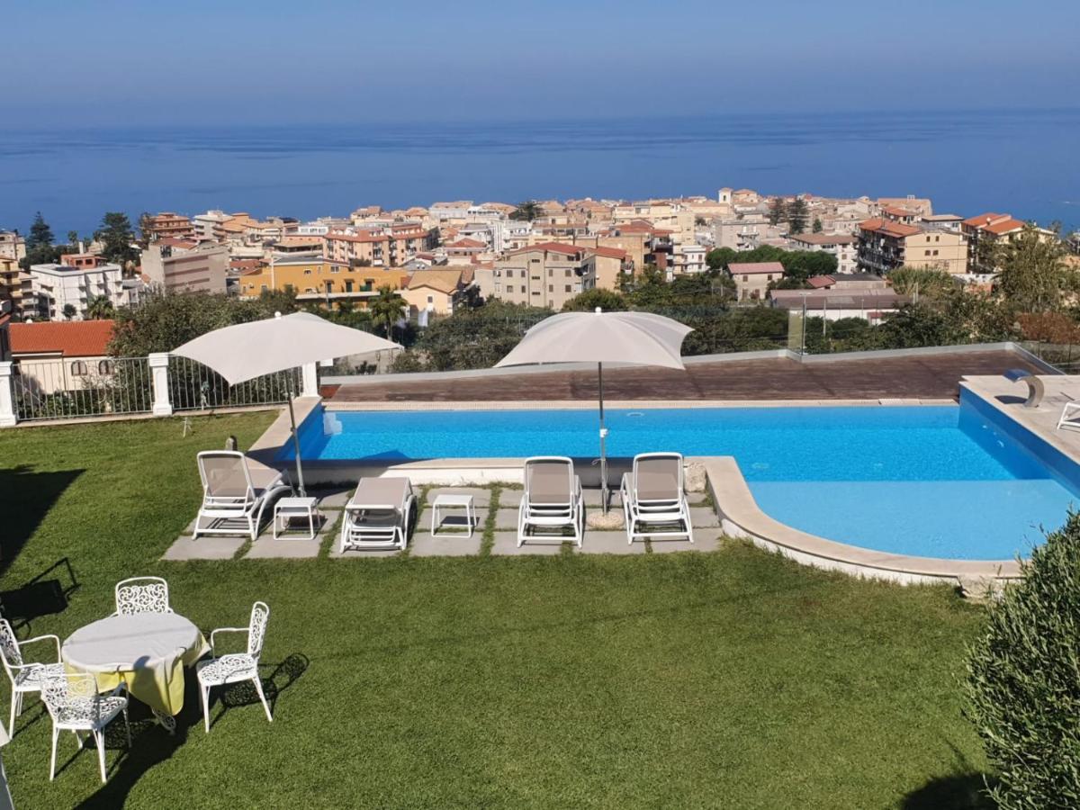 Appartamenti Borgo Panoramico N.2 Тропеа Екстериор снимка